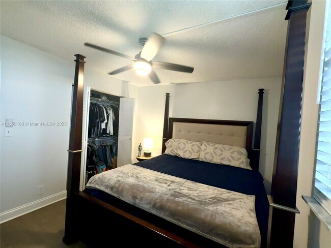 Building Photo - 1266 S Military Trail