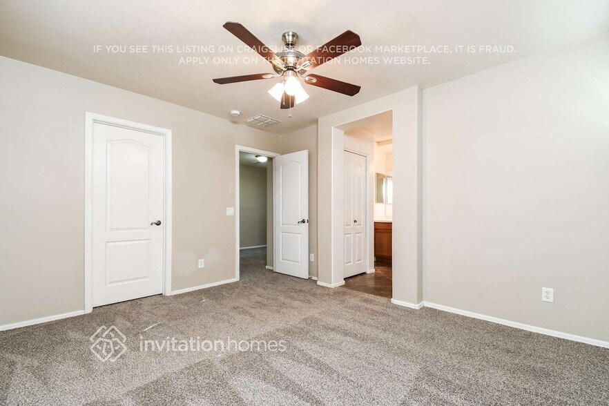 Building Photo - 4201 E Carla Vista Dr