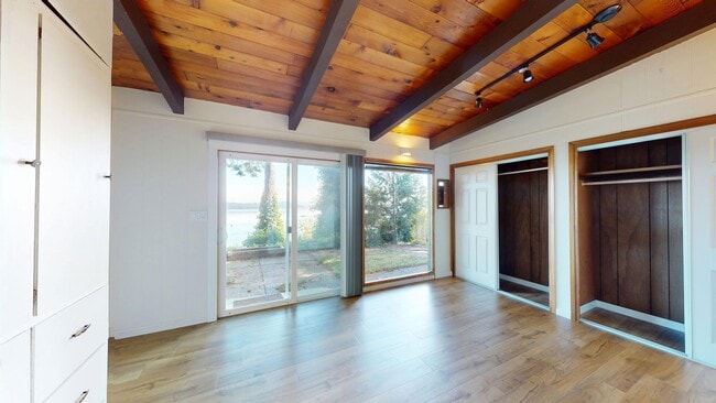 Building Photo - ***PENDING APPLICATION***Fantastic 3 Bedroom Home with Gorgeous Ocean View