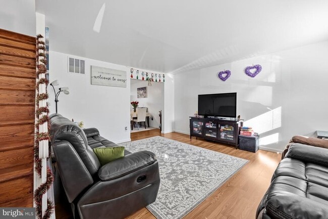 Building Photo - 9262 Byrd Dr