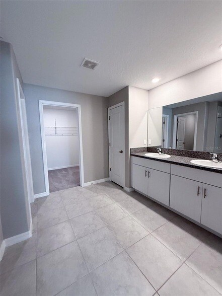Building Photo - 12903 Wildflower Meadow Dr