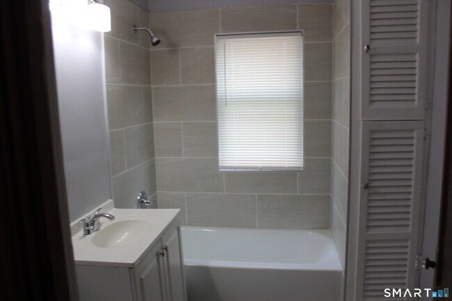Building Photo - 45 Grandview Terrace