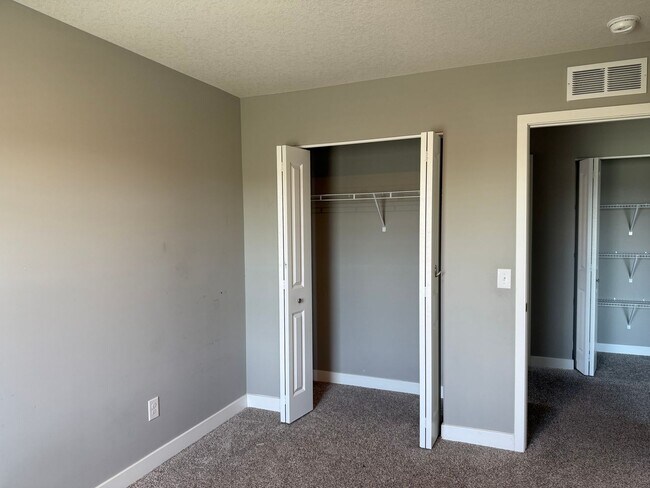 Building Photo - Comfort & Space Await in This Stunning 4BR Dayton Home