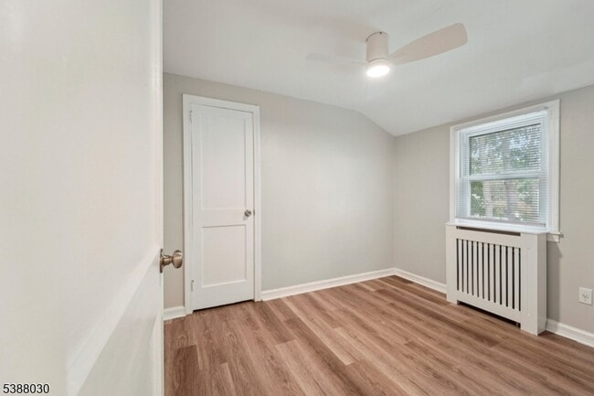Building Photo - 2-11 31st St