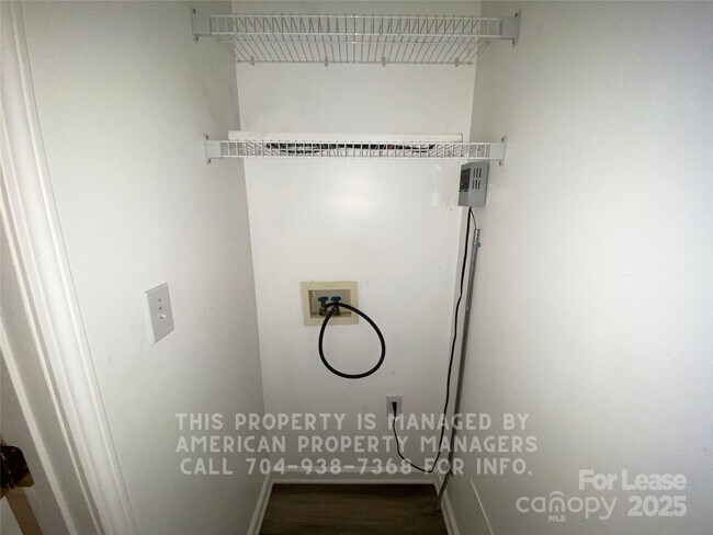 Building Photo - 148 Purple Finch Ln