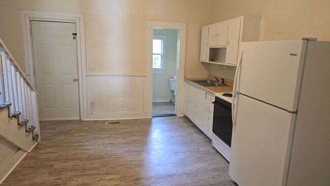 Building Photo - tryon221
