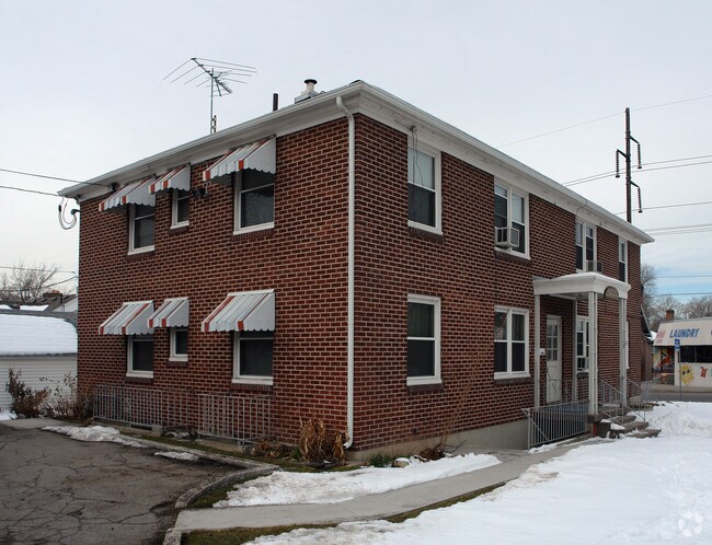 Primary Photo - Parrish Apartments