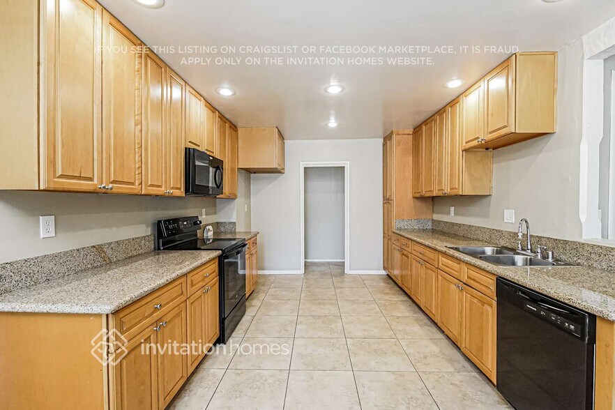 Building Photo - 1515 Mural Dr