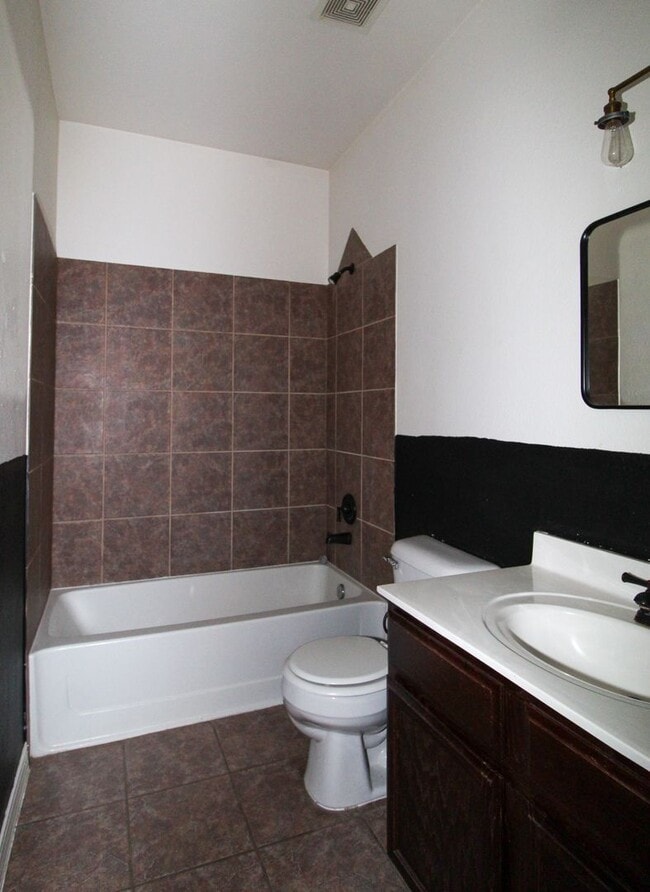 Building Photo - 2209 Honour Point Pl