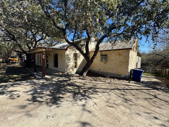 Building Photo - A Must See! Great 2 Bedroom 2 bath home in...