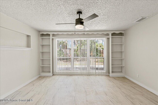 Building Photo - 1104 Azalea Ln