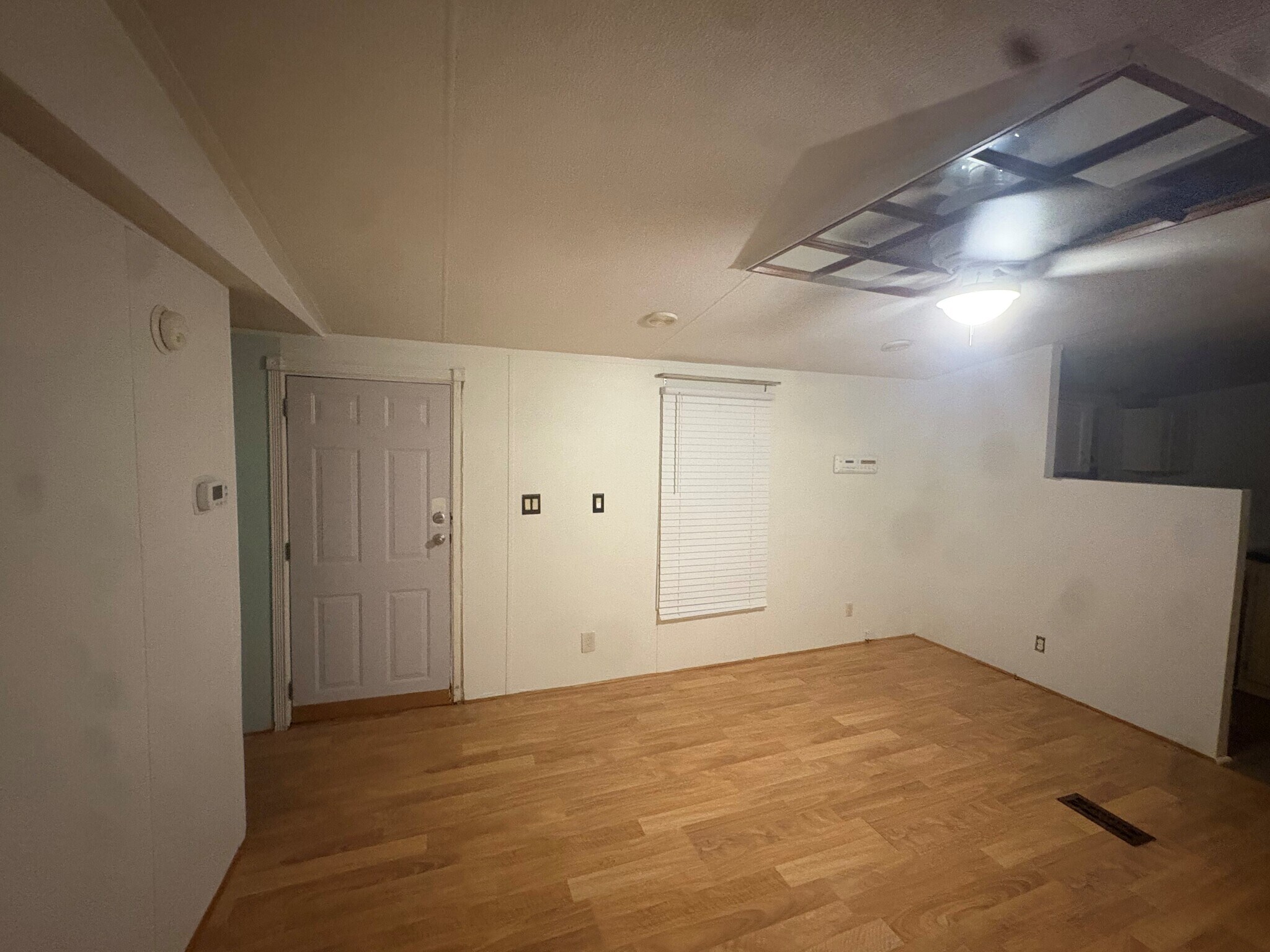 Building Photo - 9035 Teal Dr