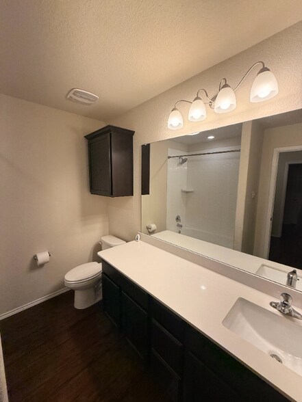 Building Photo - 3217 Beutel Rd