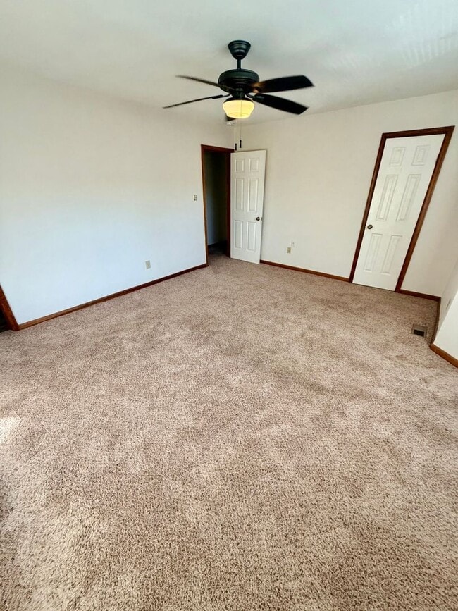 Building Photo - KEMPSVILLE LAKE