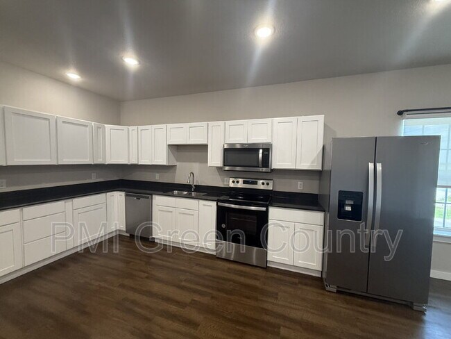 Building Photo - 13527 S Mingo Rd