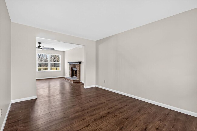 Building Photo - NEWLY RENOVATED HOME