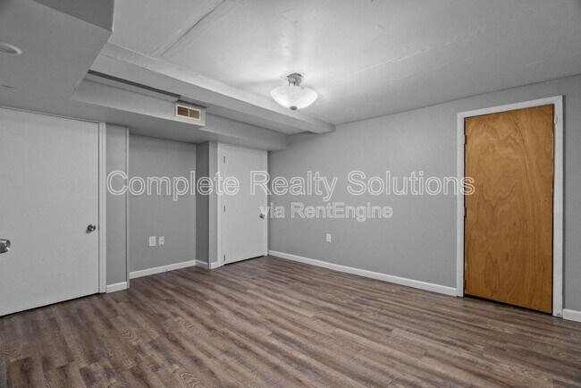 Building Photo - 8028 Wynwood Dr