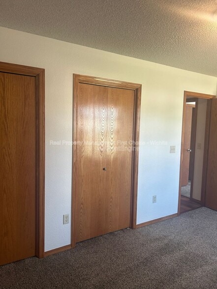 Building Photo - 10805 E Funston St