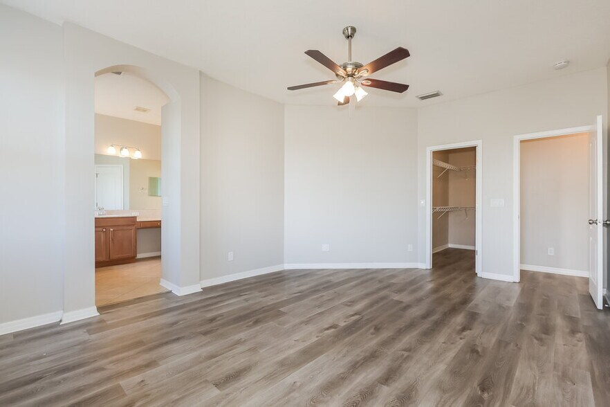 Building Photo - 5234 Clover Mist Dr