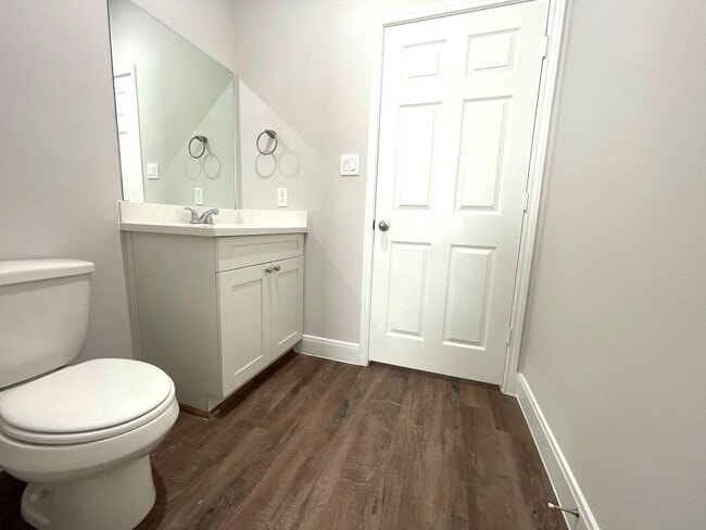 Building Photo - 1313 Ellington St