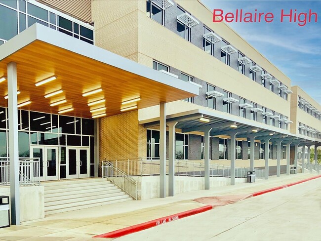 Building Photo - 5031 Cheena Dr