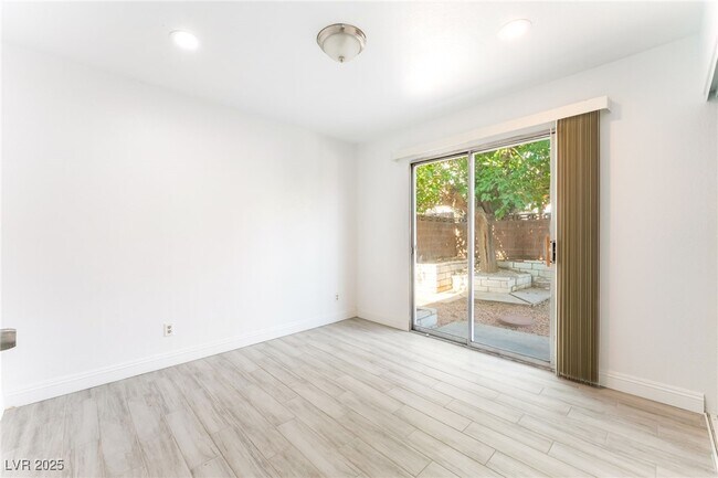 Building Photo - 3951 Steinbeck Dr