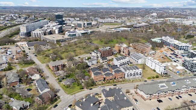 Building Photo - 3135 Parthenon Ave