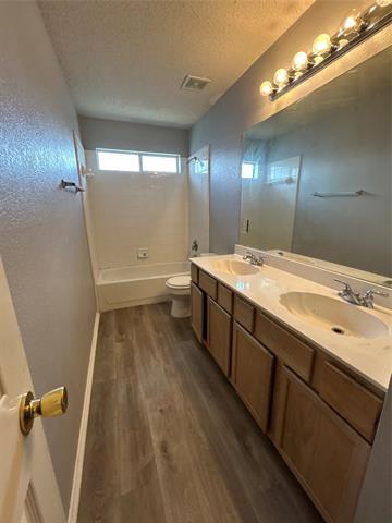 Building Photo - 2620 Ridgebrook Ct