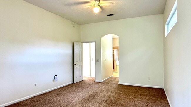 Building Photo - 3 bed/2 bath home, conveniently located in quiet Meadowfield Bluff