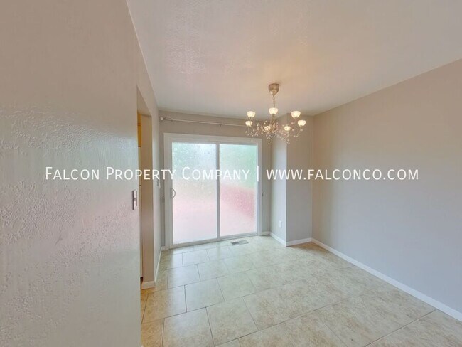Building Photo - 1339 Hathaway Dr
