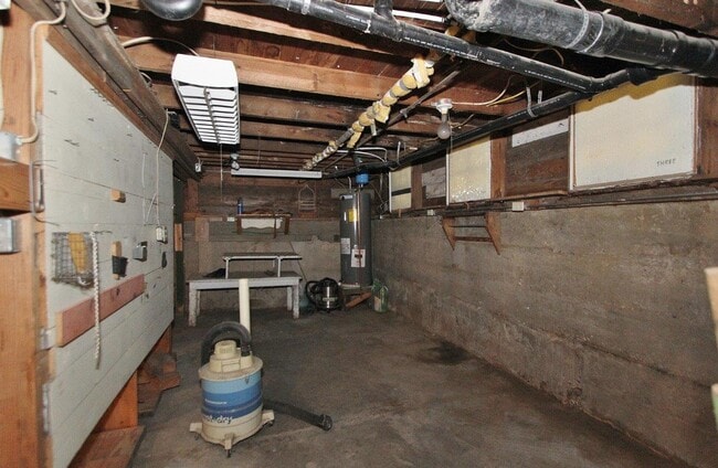 Building Photo - 3344 W South Slope Rd