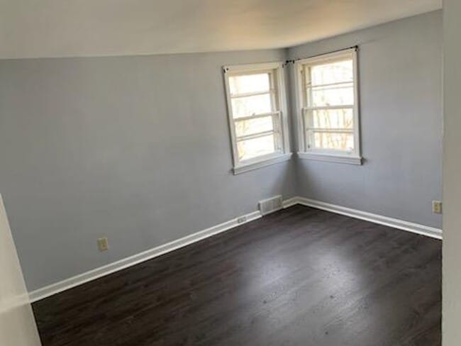 Building Photo - 3 Bedroom House for Rent