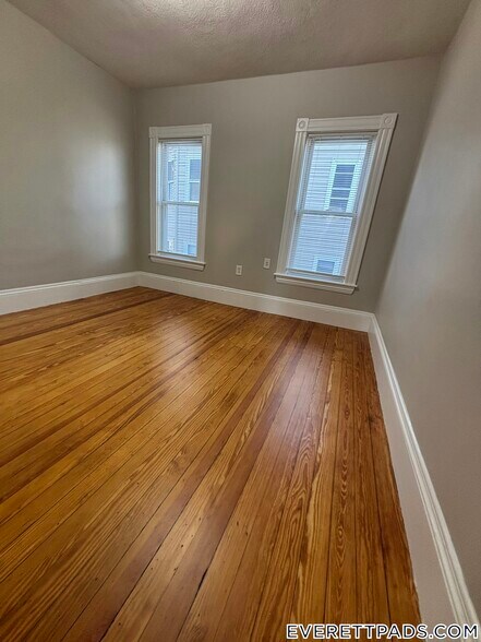 Building Photo - 85 Swan St