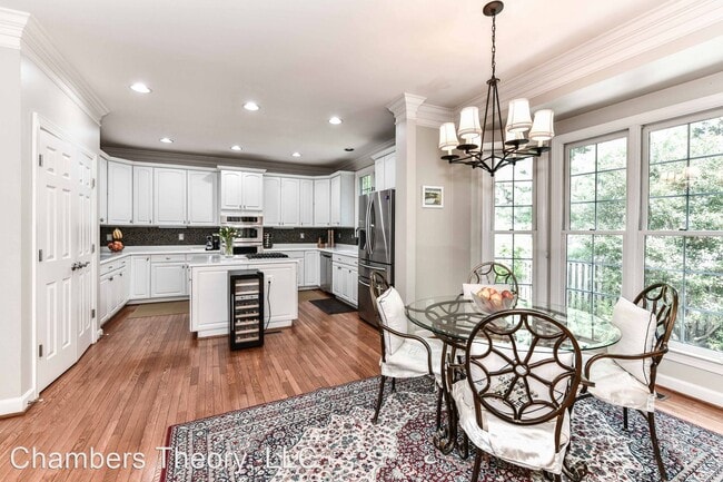 Building Photo - 4 br, 4.5 bath House - 6660 Avignon Blvd.