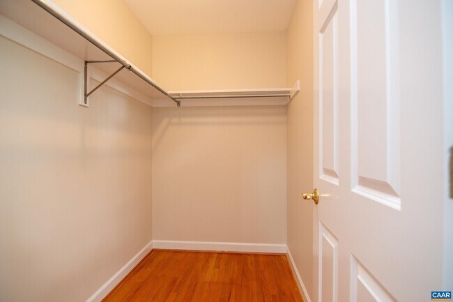 Building Photo - 1313 Grove Rd