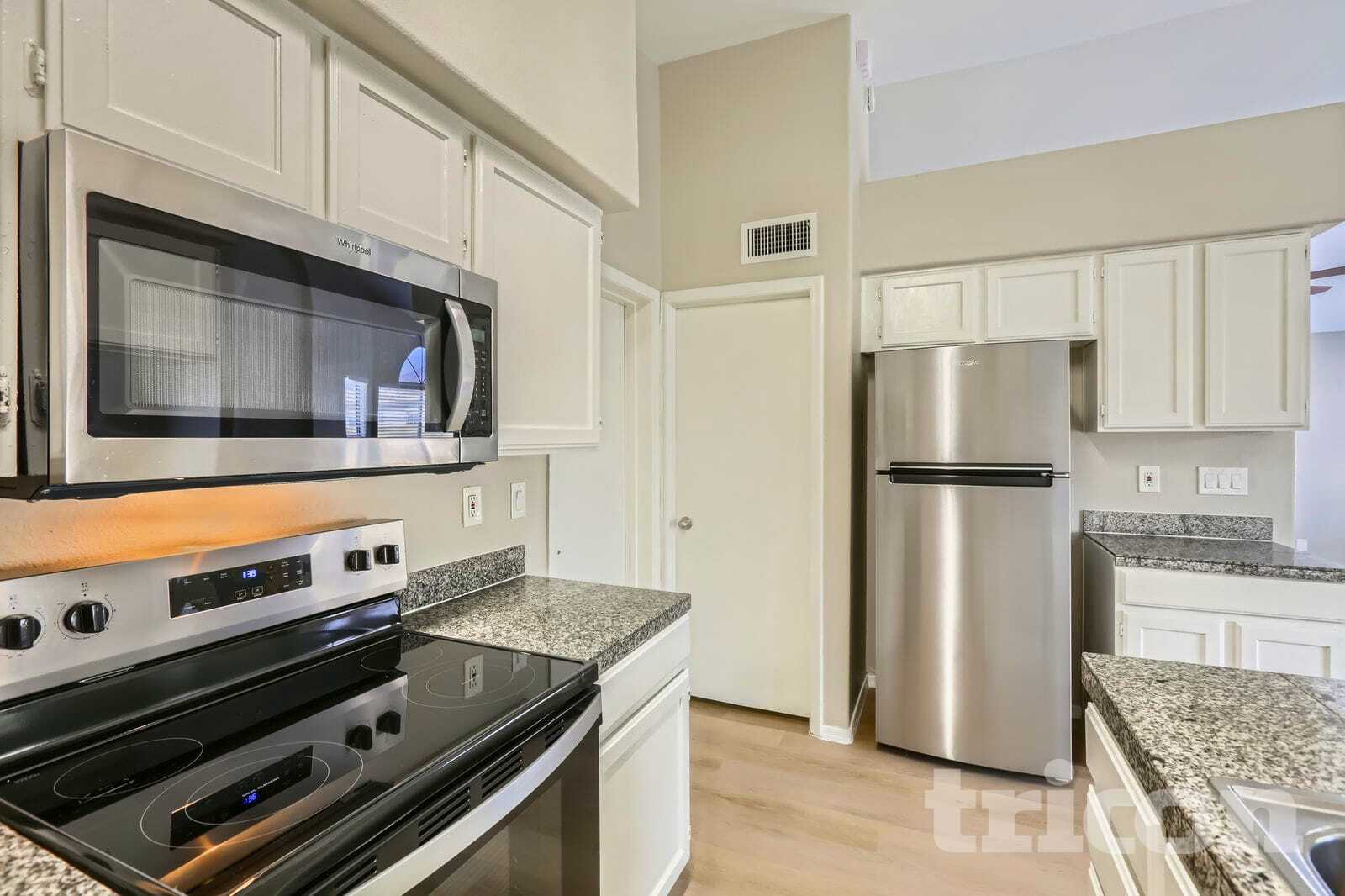 Building Photo - 7321 N 69th Ave