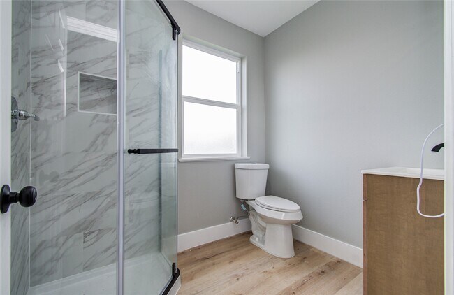 Building Photo - 114 S Iowa St