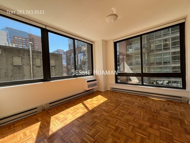 Building Photo - 300 E 34th St