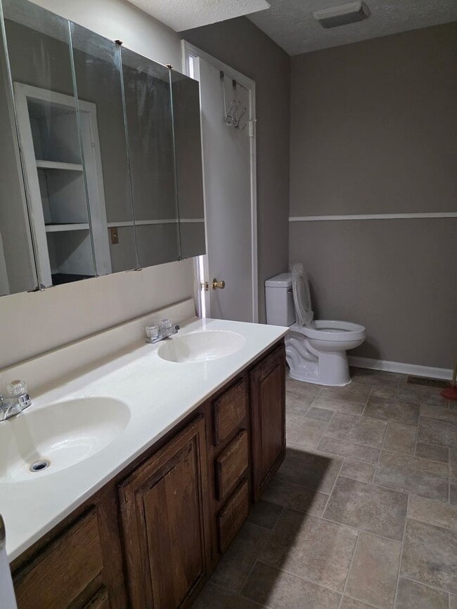 Building Photo - 3BR Townhome in Riverside Neighborhood of Belcamp!