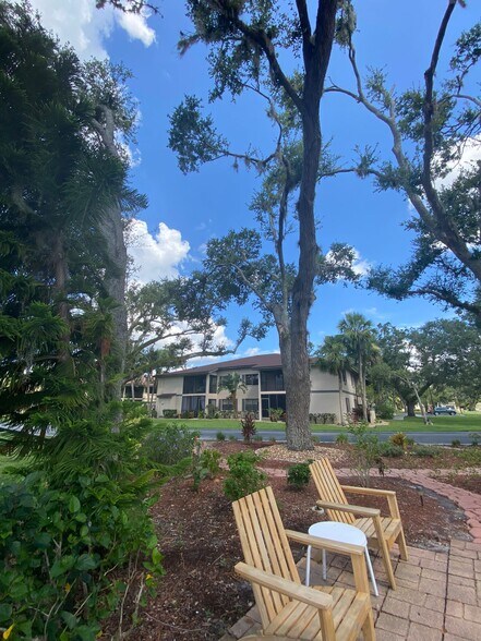 Building Photo - 19505 Quesada Ave