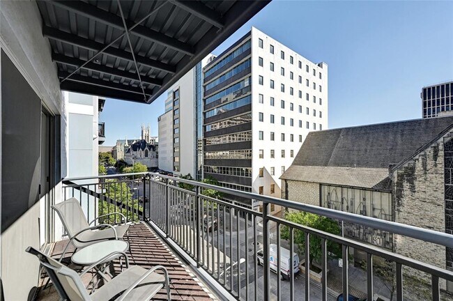 Building Photo - 800 Brazos St