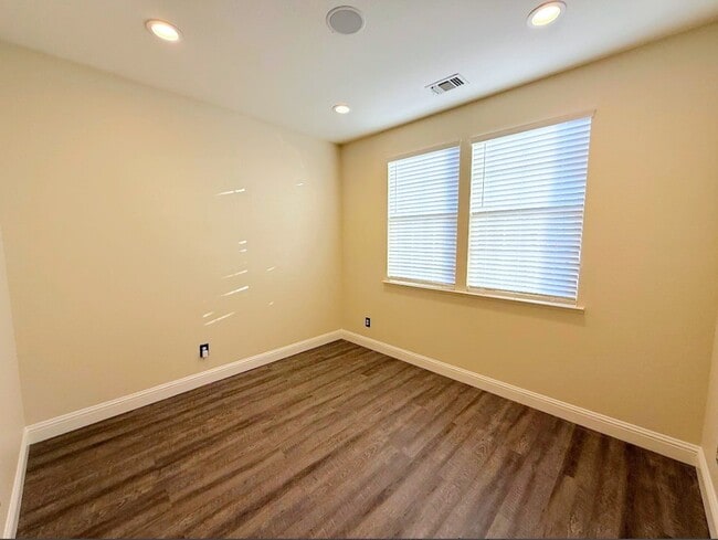 Building Photo - 110 Montage Dr