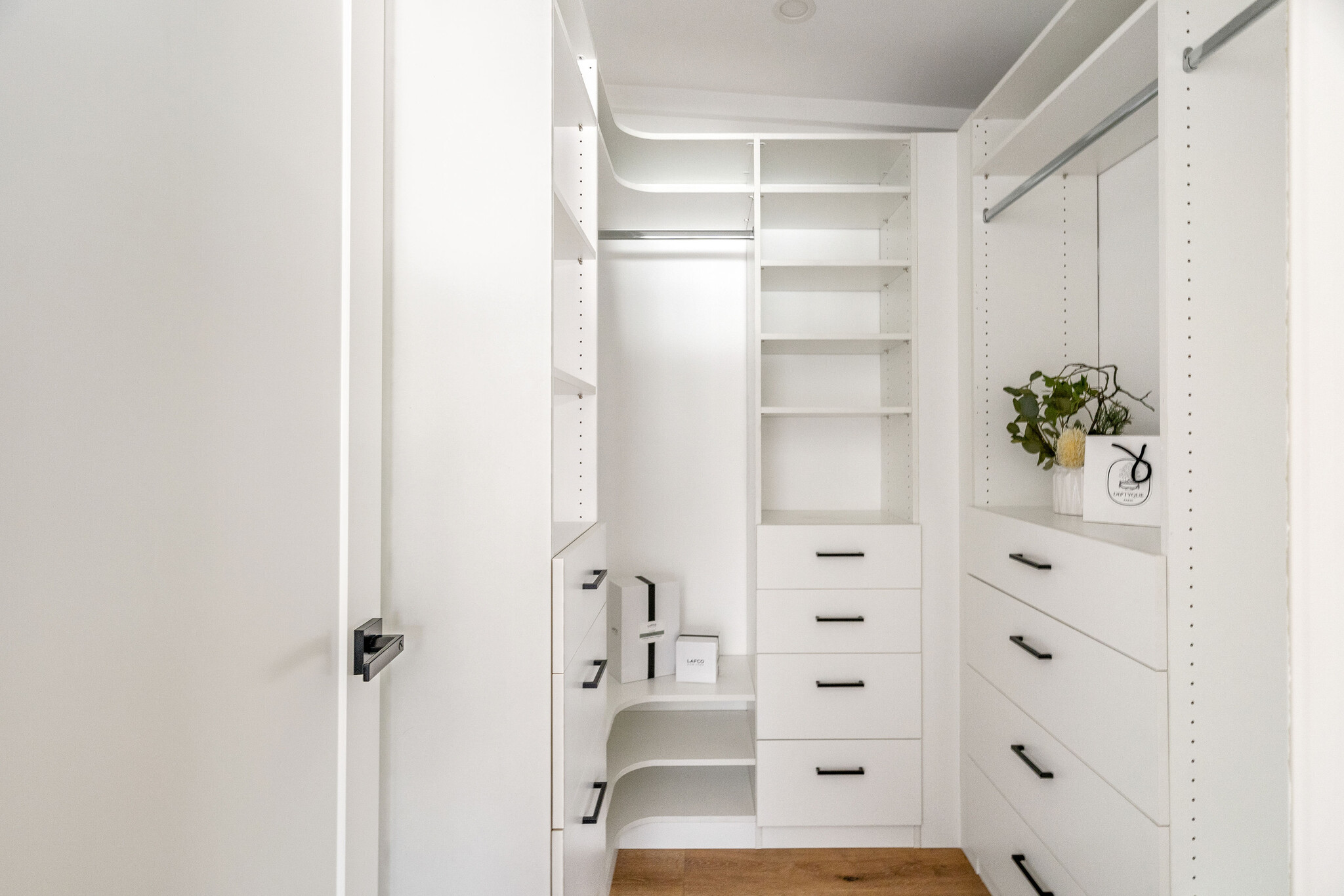 Building Photo - 6525 W 85th St