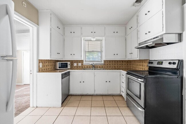 Building Photo - 2514 36th St