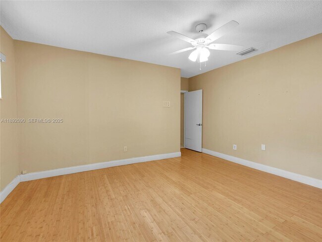 Building Photo - 1109 Biarritz Dr