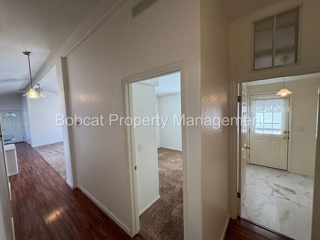 Building Photo - 1129 Gambrel Dr