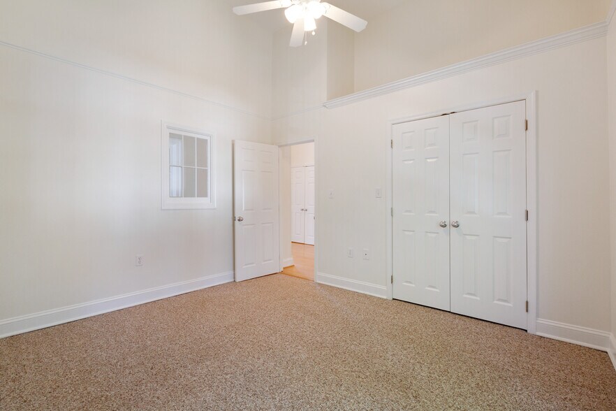 Building Photo - 1806 N Danville St