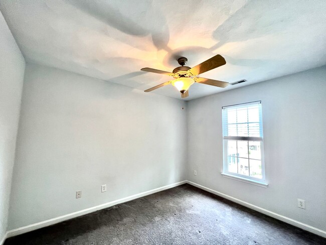 Building Photo - 4 bedroom home in Oceanview, Norfolk