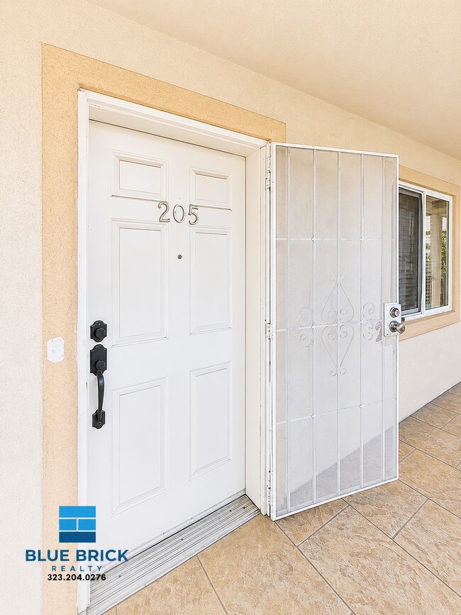 Building Photo - 13623 Sherman Way