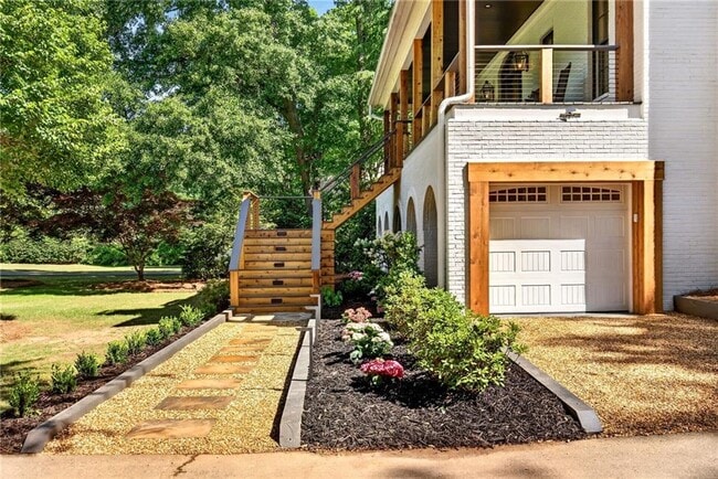 Building Photo - 3669 Cochise Dr SE